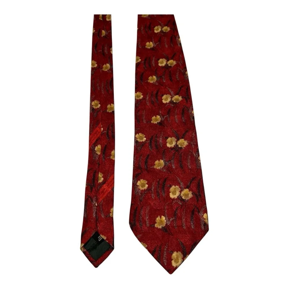 ERMENEGILDO ZEGNA Disegno Esclusivo Silk‎ Tie Flowers Red